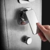 Baignoire douche hammam d'angle OMEGA S de 150 x 150 cm, équipée d'un réchauffeur d'eau, d'un circuit d'air turbo, de programmes de massage et d'une connectivité Bluetooth, disponible à l'achat et à la livraison.