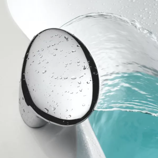 Baignoire balnéo d'angle 2 places de 150 x 150 cm de la gamme IMASSAGE, équipée d'un système eau-air, parfaite pour des moments de détente, disponible à l'achat et à la livraison.