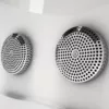 Baignoire balnéo d'angle IDYNAMIC de 150x150 cm conçue pour deux personnes, équipée de fonctions telles que le circuit EAU AIR AIR, un système de rinçage, séchage automatique, Bluetooth et une pompe puissante, disponible à l'achat et à la livraison.