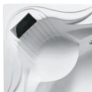 Baignoire balnéo d'angle MAKEMO 150 ICONFORT de 150 x 150 cm, équipée de 14 jets, d'une pompe SILENCIA de 900W, d'un réchauffeur d'eau de 2000W, d'une robinetterie en laiton chromé, et d'un système de chromothérapie LED, disponible à l'achat avec livraison.