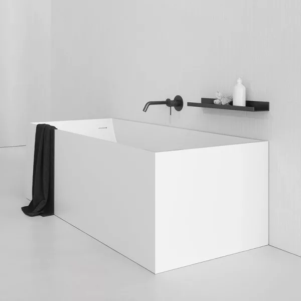 Baignoire îlot en Solid Surface de la collection MATE, au design moderne et épuré, disponible à l'achat et en livraison.
