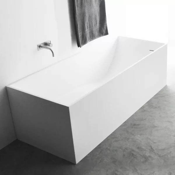 Baignoire îlot moderne en Solid Surface de 170 x 72 x 56 cm, idéale pour une salle de bain contemporaine, disponible à l'achat et à la livraison.